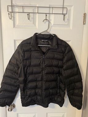 Zara Women’s Black Packable Puffer Jacket